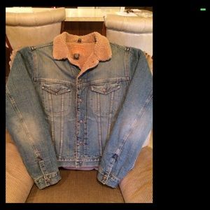 MEN'S ABERCROMBIE & FITCH DISTRESSED DENIM JACKET!